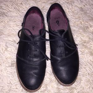 Ahnu Oxfords